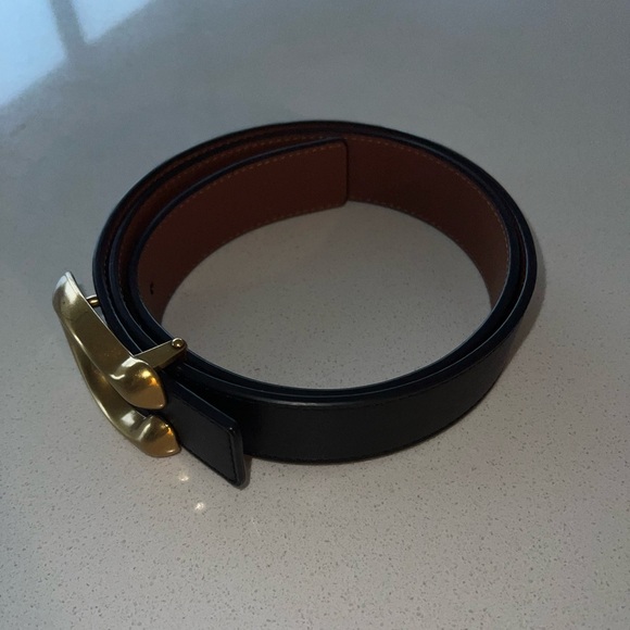 Simple, classic good quality Coach leather belt worn only once & also reversible - Picture 5 of 5